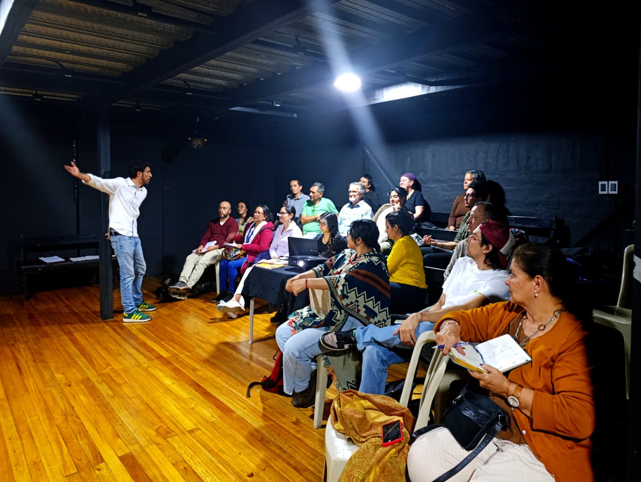 Martín Jaramillo Serrano en taller de fotografía documental